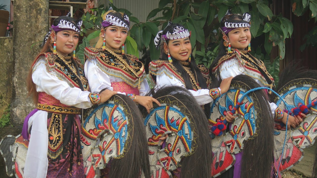 Turonggo Putri Terbaru - SEKAR SARI WIGUNO Live Komplek Ramayana Km.3,5 Balikpapan | LINDA AUDIO