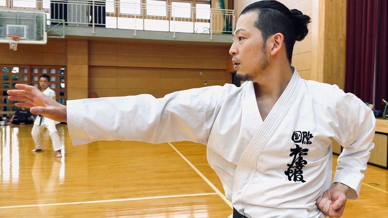 [Karate Dojo in Japan] Three brothers with a passion for Karate. Watch their students train hard!
