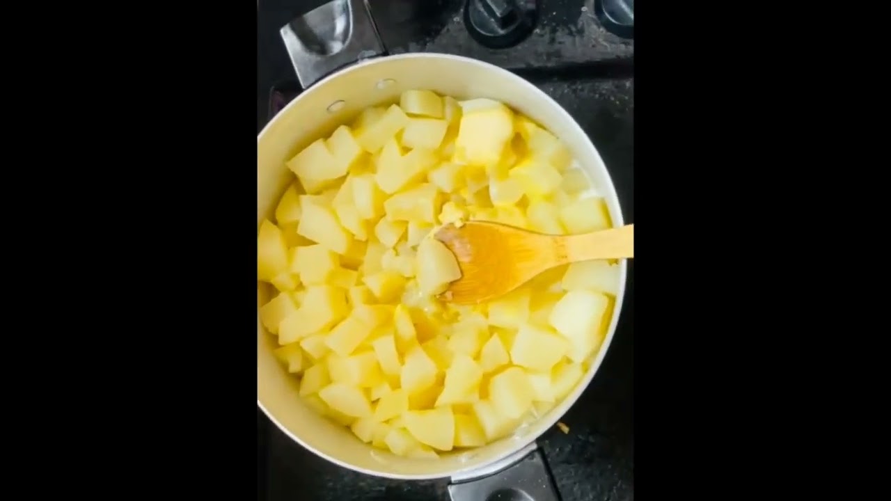 Cook Creamy Mashed Potatoes with Juicy Meatballs & Onion Gravy with me