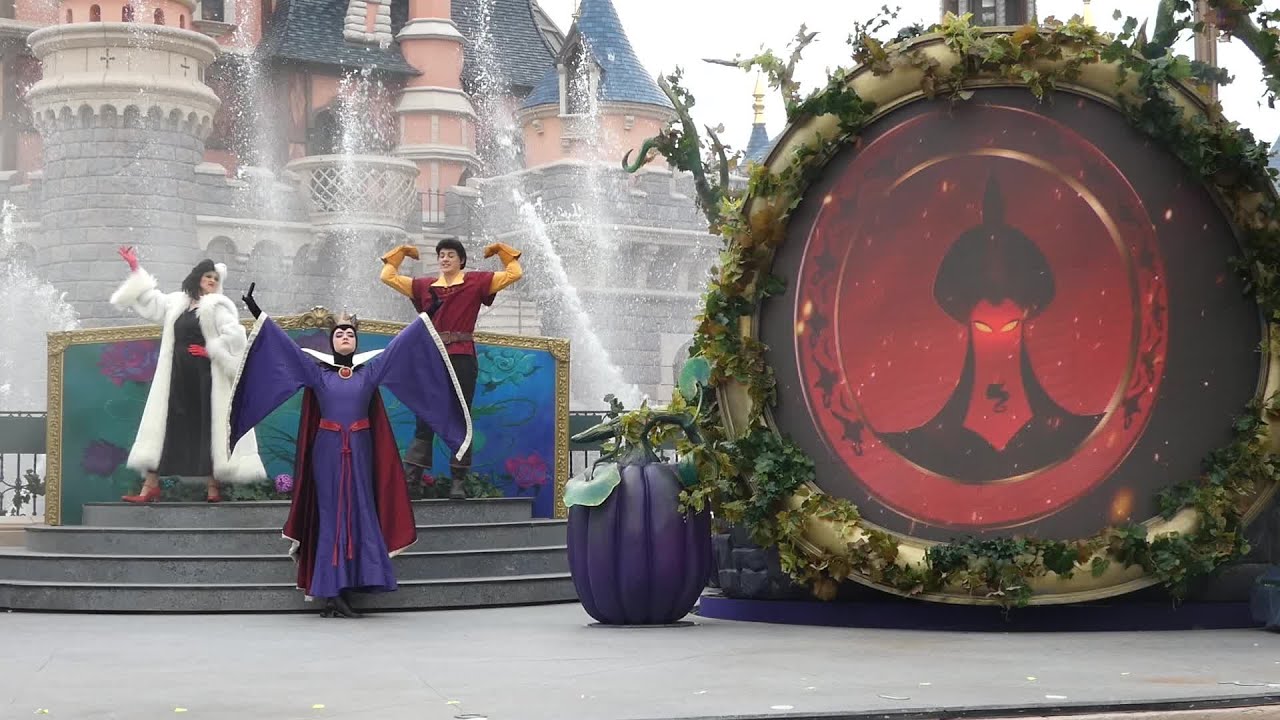 Disneyland Paris Halloween 2022, Le Repaire des Méchants Disney (Cruella, Gaston & Grimhilde) ! [HD]