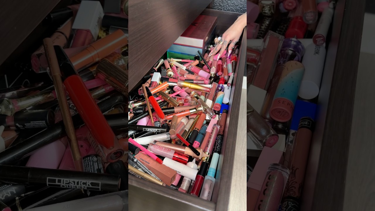 Let&rsquo;s organize my lipstick collection 💄💋#asmr #shorts #makeupcollection #makeup #organization