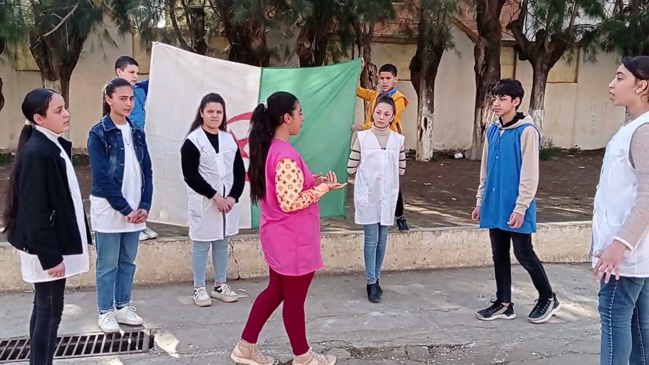 مسرحية بمناسبة يوم الشهيد 18 فيفري من طرف نادي المسرح تحت إشراف الأستاذة علو  و بلقاسم.