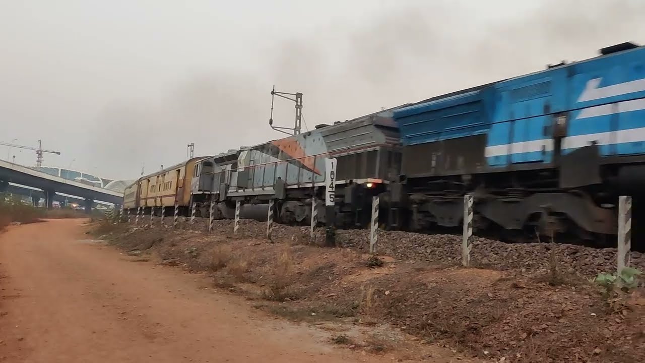 Dual Headed WDP4 20056 40007 Hauling Amravati Express at Full Notch 8