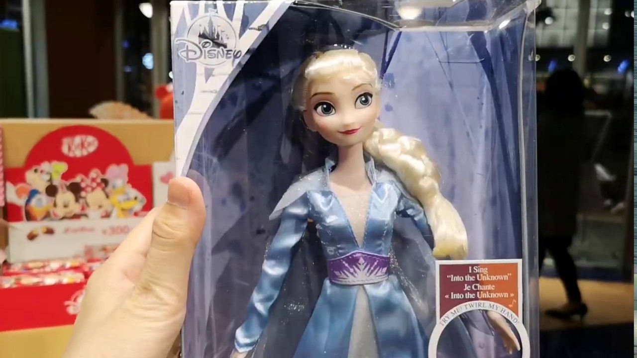 Frozen 2 Toy Hunting at Disney Store Japan | Cayley Japan Trip