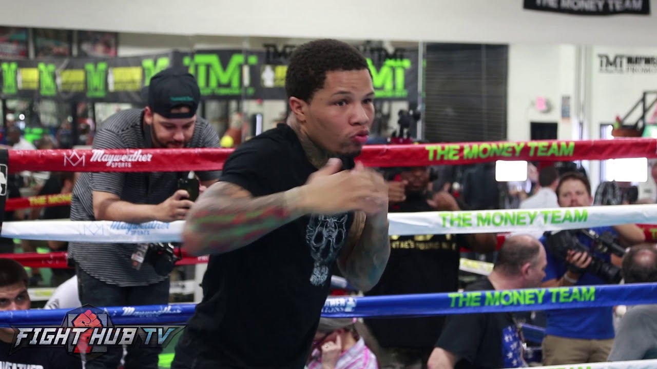 GERVONTA TANK DAVIS SHADOW BOXES AHEAD OF THE MAYWEATHER MCGREGOR FIGHT