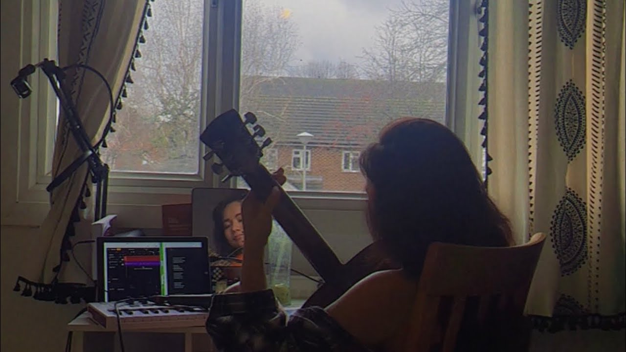 Between the Frequencies, Ep. 2: lay your heart down (bedroom demos)