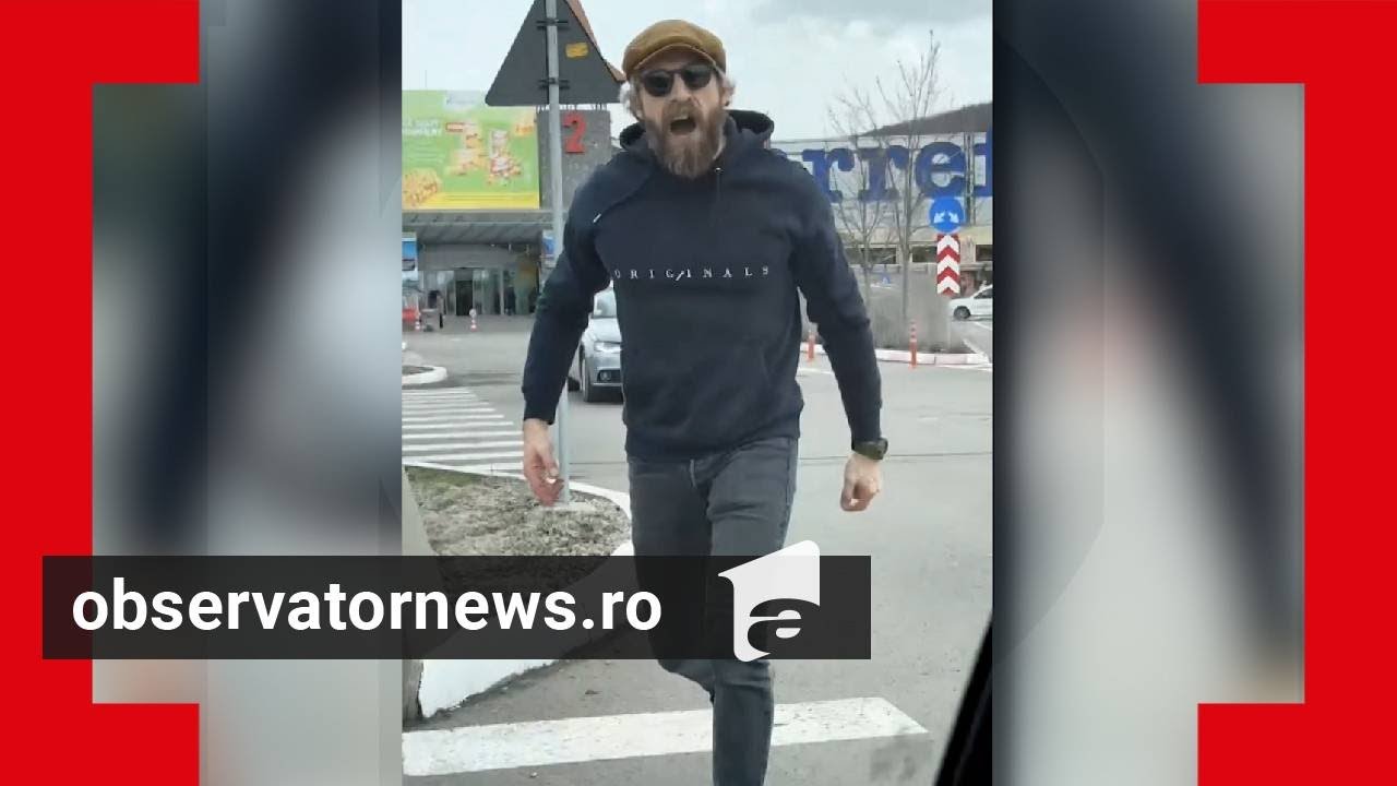 Un clujean cu copil în mașină, filmat când sparge cu pumnii parbrizul altui şofer