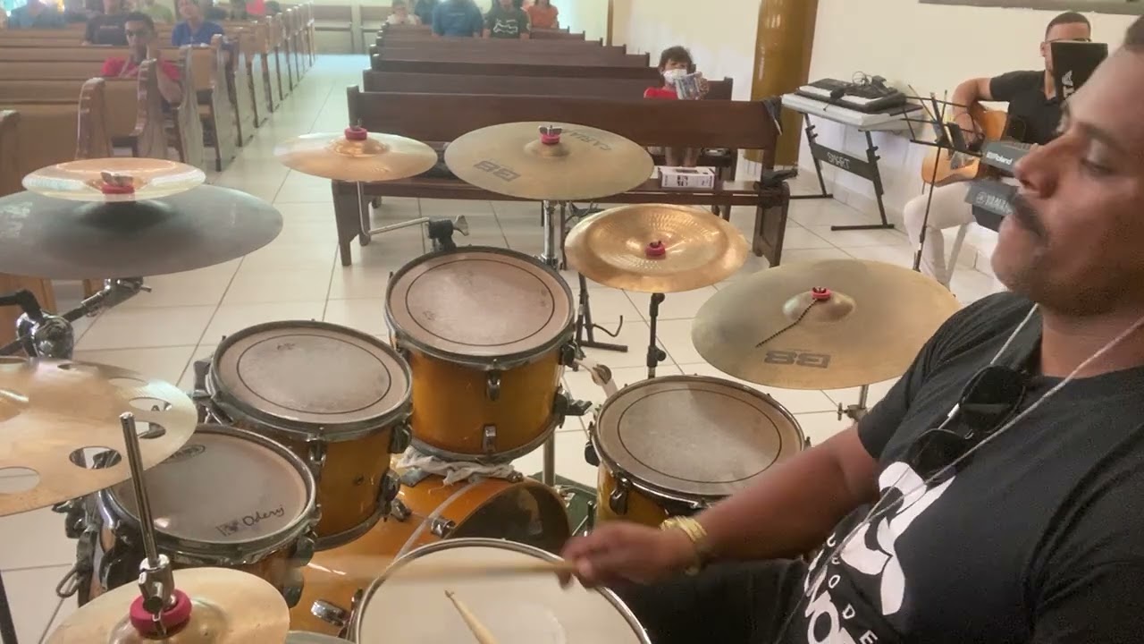 Quão formoso é #drummer #louvorea #gospelmusic #somelouvor #drums #mobiledrumcover #music #drumcover