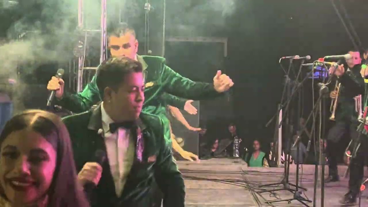 Nueva Intro BANDA PELILLOS En Vivo Desde Santa Cruz Del Valle 2025 Espectacular Jaripeo Baile