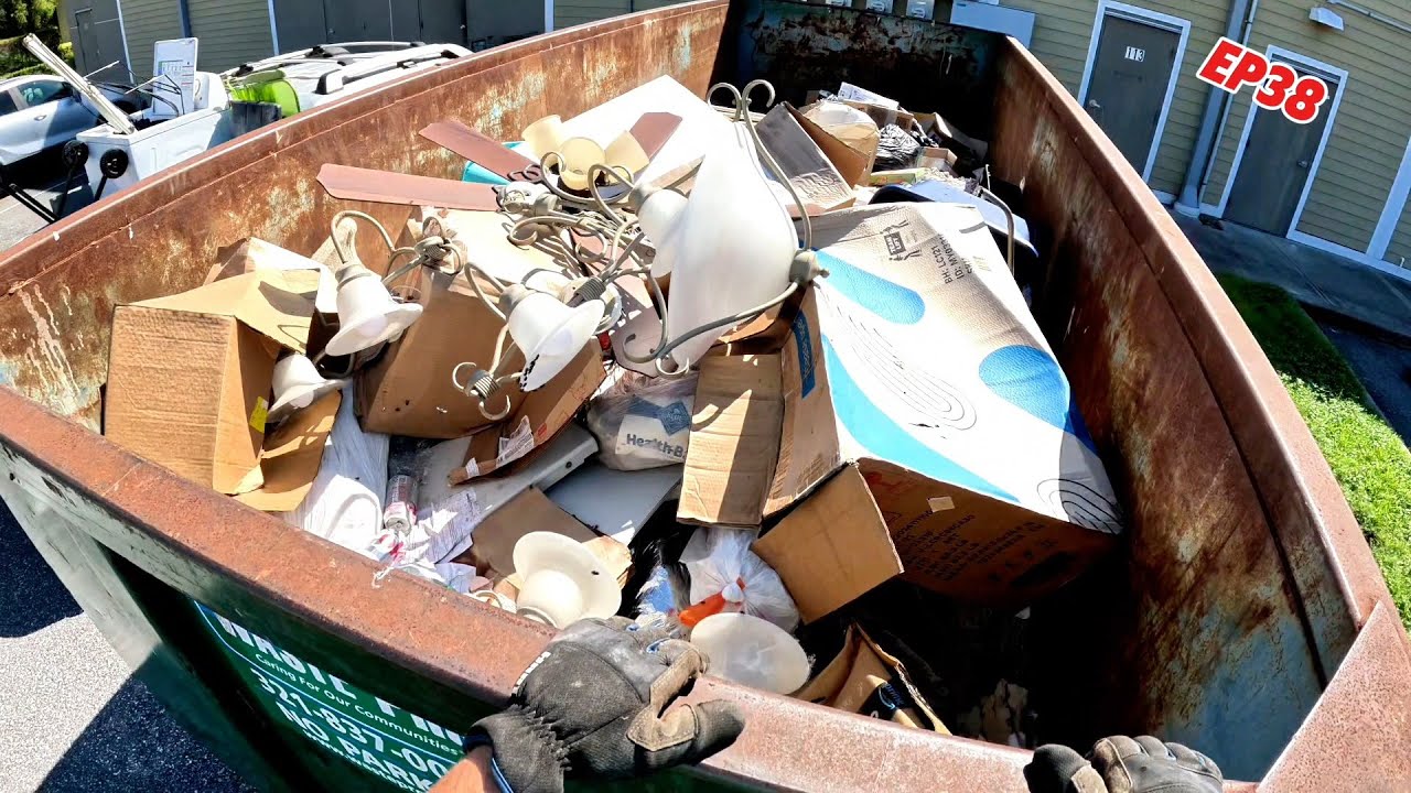 РЫТЬЕ И УТИЛИЗАЦИЯ В МУСОРНЫХ КОНТЕЙНЕРАХ! - Тяжело работаем в жару!