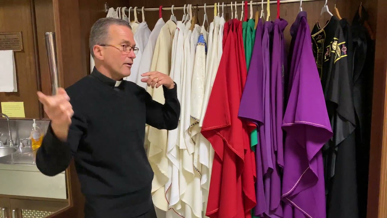 Minutes with Monsignor: Rector's Vestments