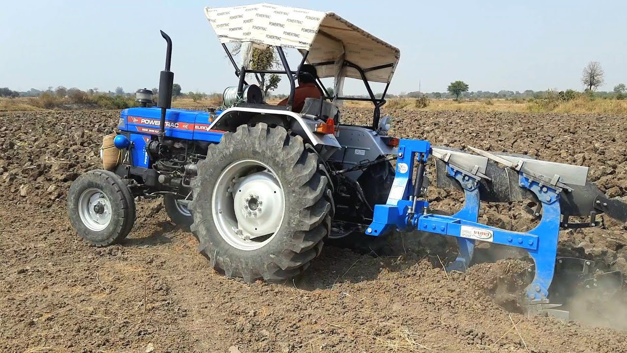 Showroom से सीधा खेत में || Brand new Powertrac Euro 47 on 2mb Plough very Hard Soil In MP