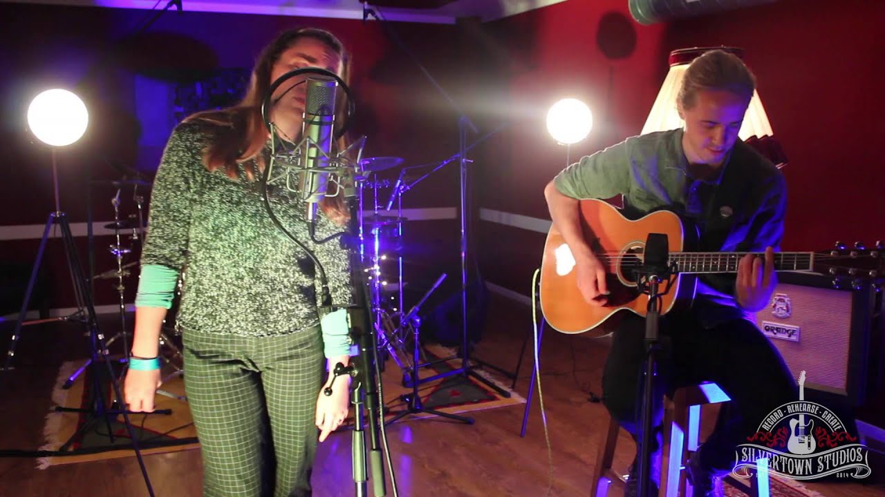 Klara & Kristofer - 'Mr Moon' (Mando Diao cover)