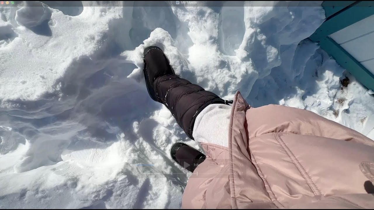 AFTER HISTORIC SNOWSTORM IN BOSTON ME IN HM MOONBOOTS AND HM PUFFER OOTD