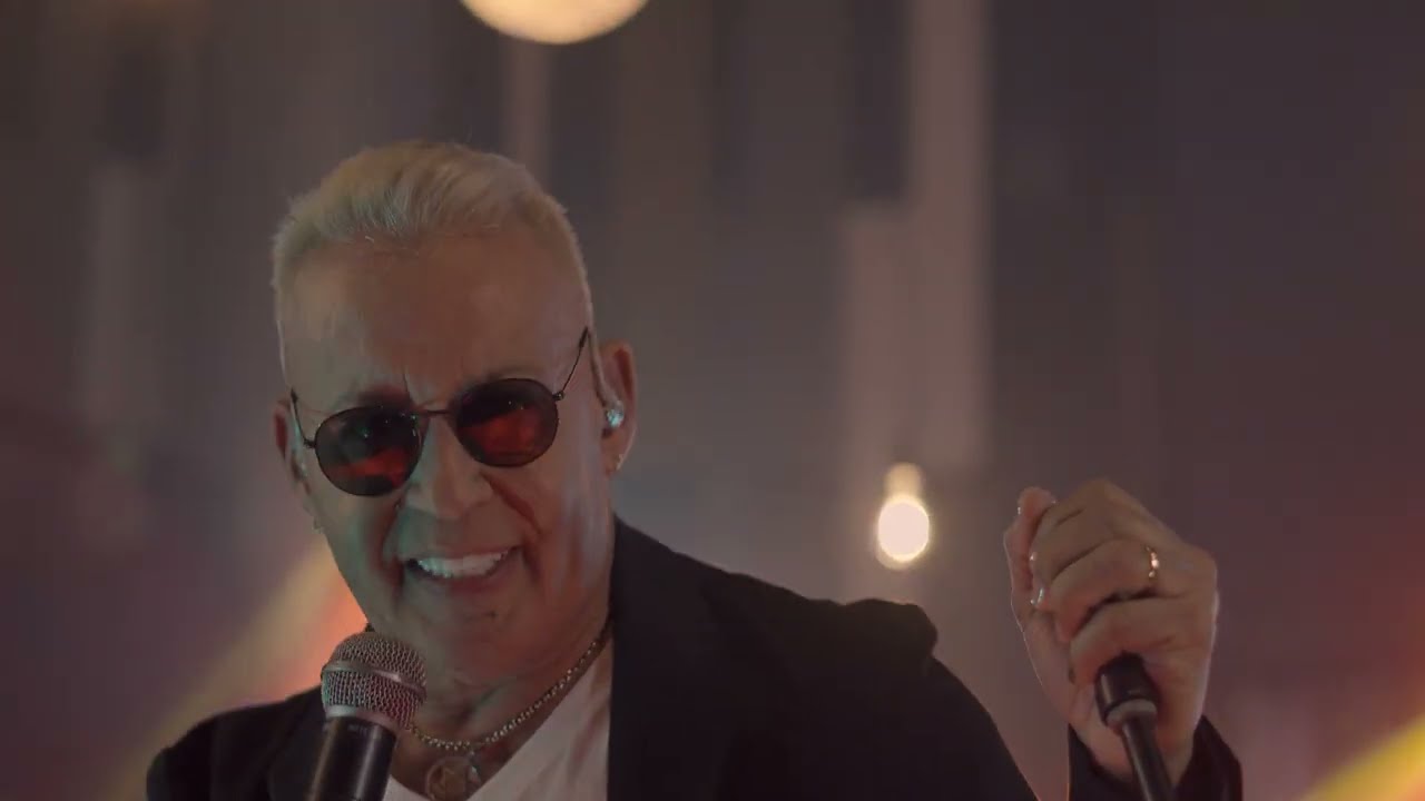Me Cuesta Tanto Olvidarte -  Wichy Camacho "Collection" - Galé Latin Records