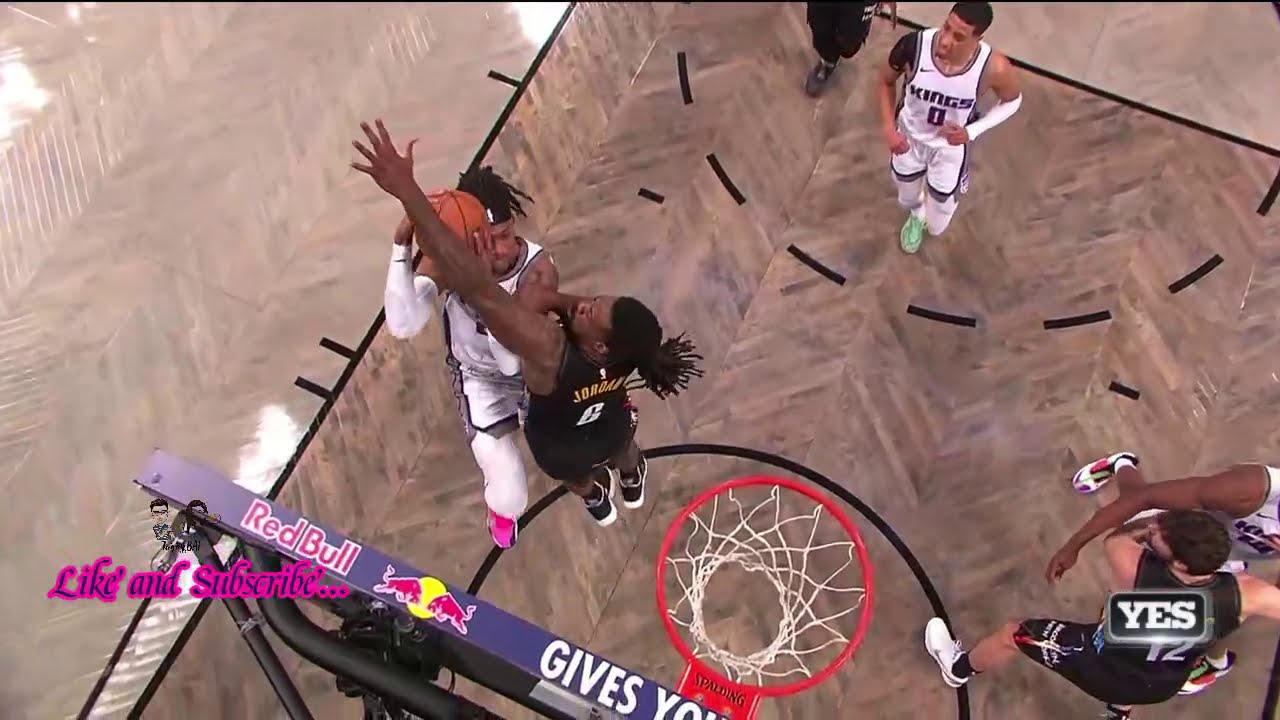 DEANDRE JORDAN SHOWING SOME 