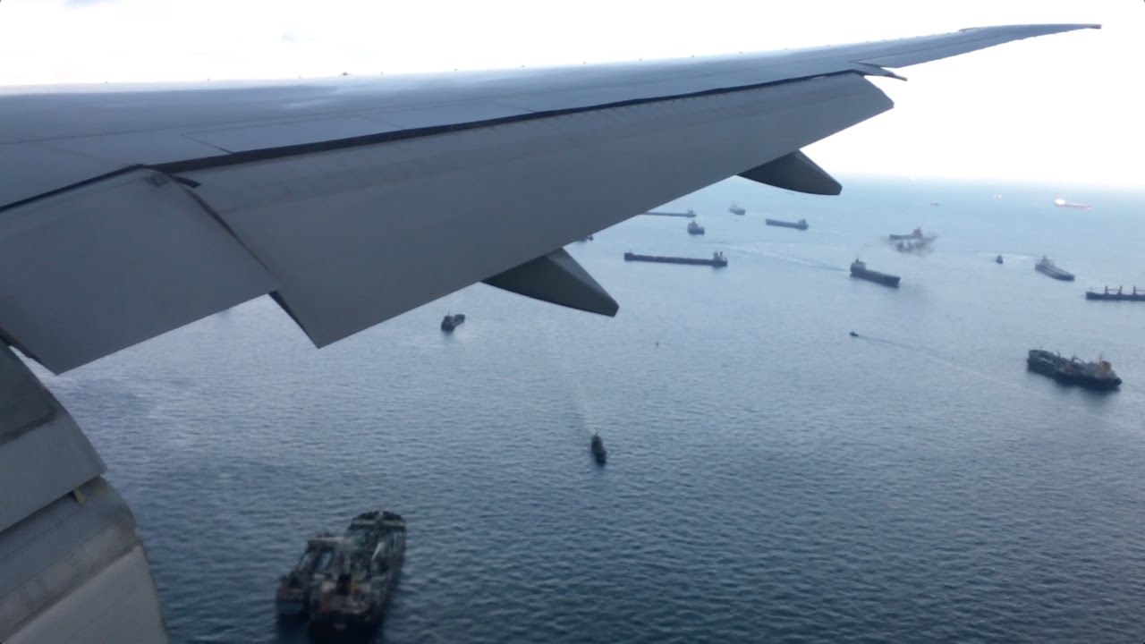 Swiss Boeing 777-300ER Beautiful Approach & Landing at Singapore Changi Airport