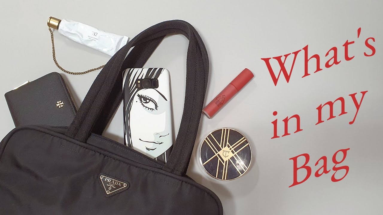 What's in my bag 🖤 as an English Teacher in Korea