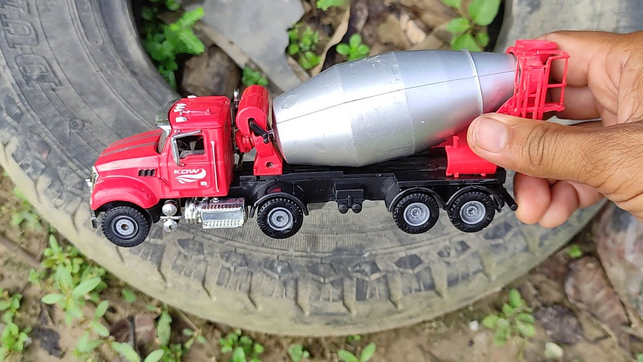 Mencari Dan Merakit Mobil Mobilan Truk Molen Besar Truk Tangki Pemadam Kendaraan Traktor Crane