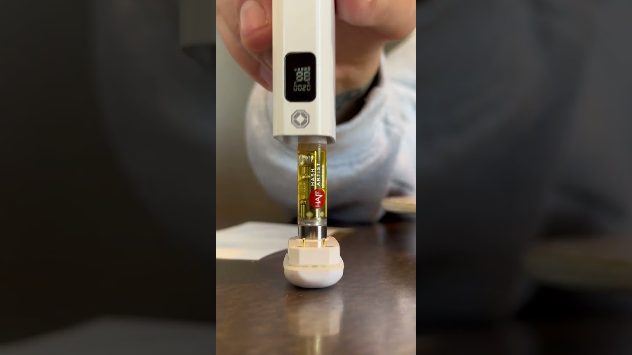 The ultra-secret v@pe pen from Myster 🤫 🤐  30 OFF SITEWIDE! This weekend ONLY 🇺🇸