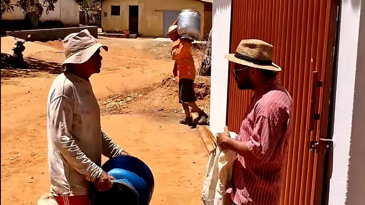 Seu mané não tem geito mesmo carregou o seu    antônio !