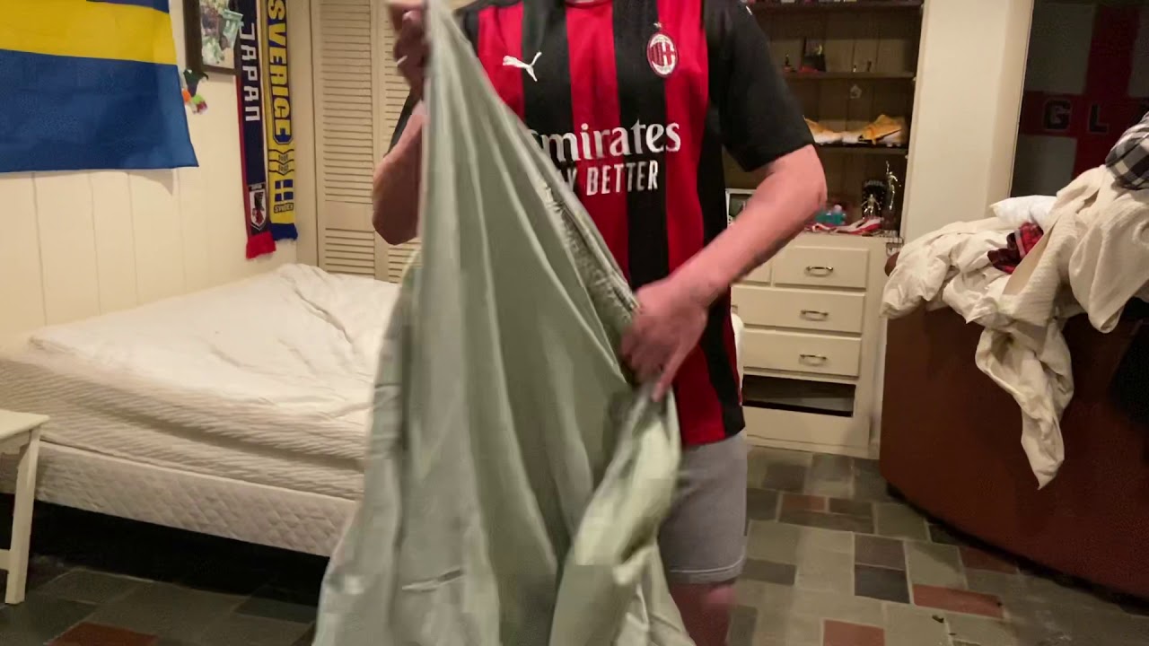 How to put fitted sheets on a bed by yourself (tutorial)