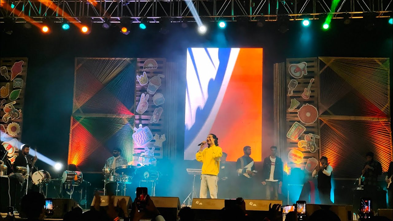 Aditya gadhvi | Ahmedabad | Folk Concert 🙌 | Garba | Live | અમદાવાદી પબ્લિક | 4K