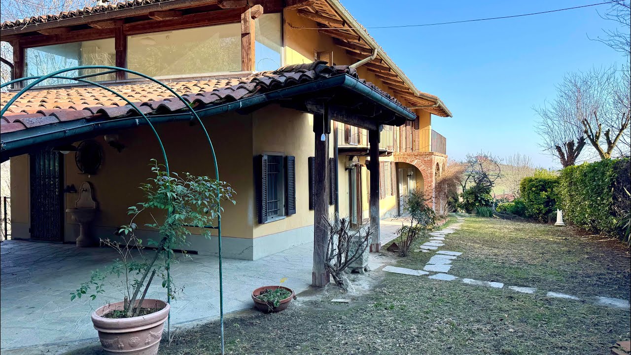 In vendita casa indipendente con giardino Precollina Torino