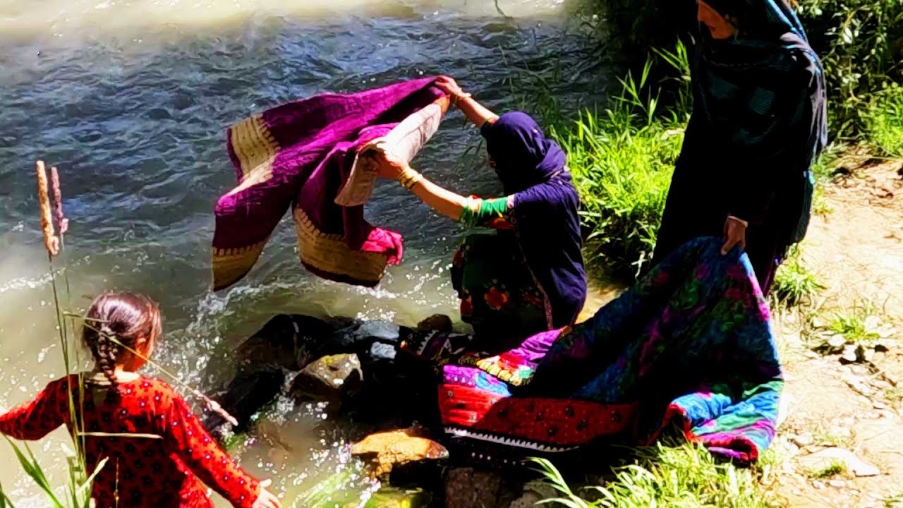 Journeying with Afghan Nomadic Women: Insights into Their Daily Life and Traditions