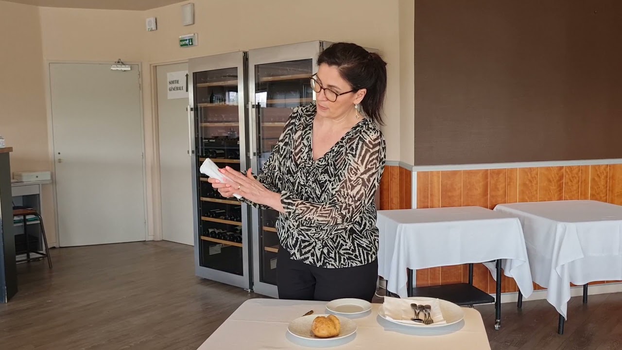 LE SERVICE DU PAIN - FAIRE LES MIETTES