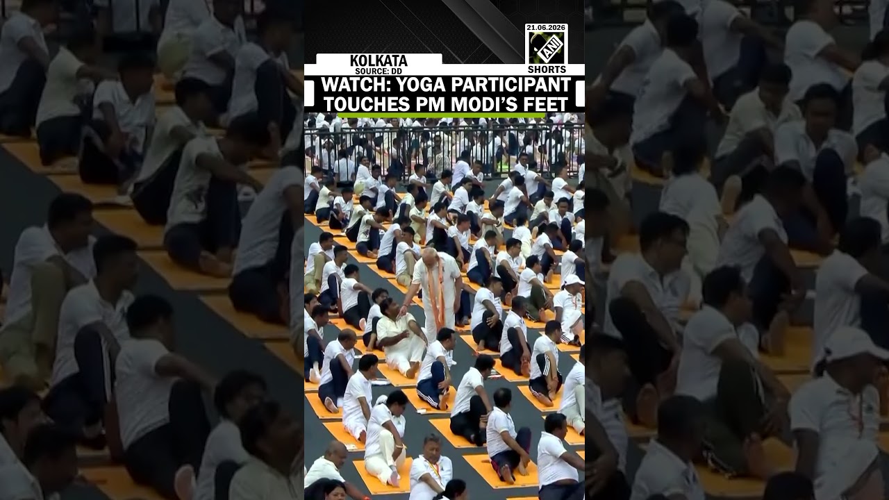 WATCH: Yoga participant touches PM Modi&rsquo;s feet as he was assisted by the PM | International Yoga Day