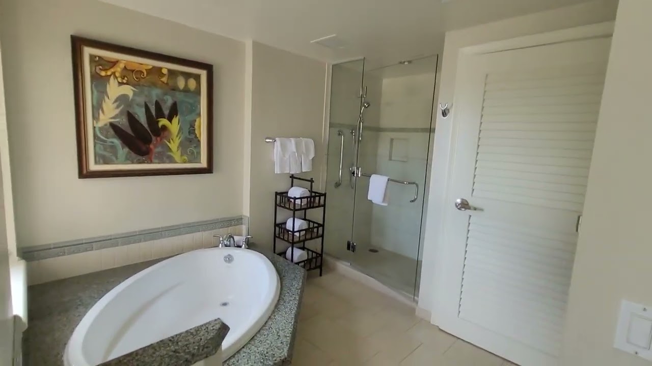 Hilton Grand Vacations Grand Waikikian 2 bedroom partial ocean view / ocean view rm 1101