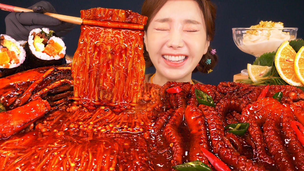 [Mukbang ASMR] золото осьминог спрут🐙Опёнок зимний! Small octopus&Enoki Mushroom Eatingshow Ssoyoung