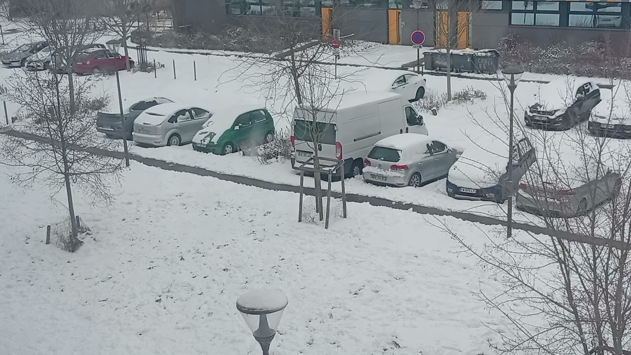 Snowfall Today in Paris , 🇨🇵 Full HD video 📷