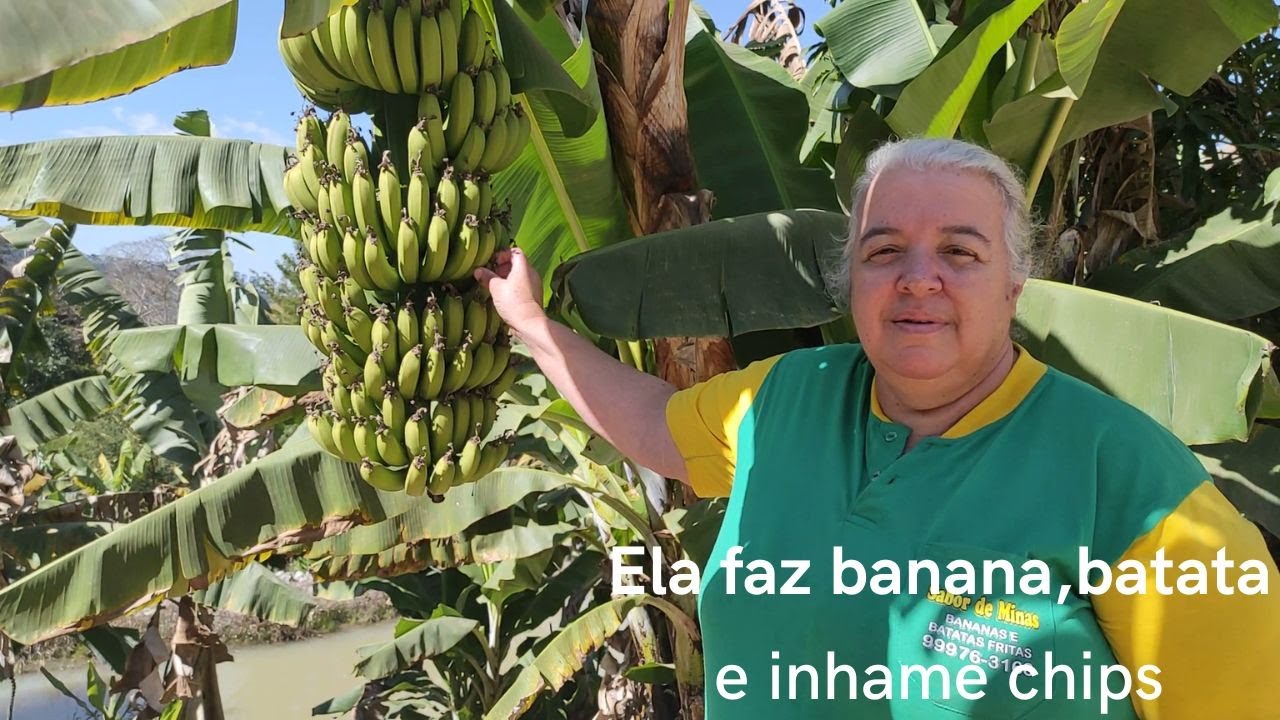 ELA  TEVE A IDEIA DE ABRIR UMA FABRICA DE BANANA CHIPS PARA AUMENTAR A RENDA DO SITIO.
