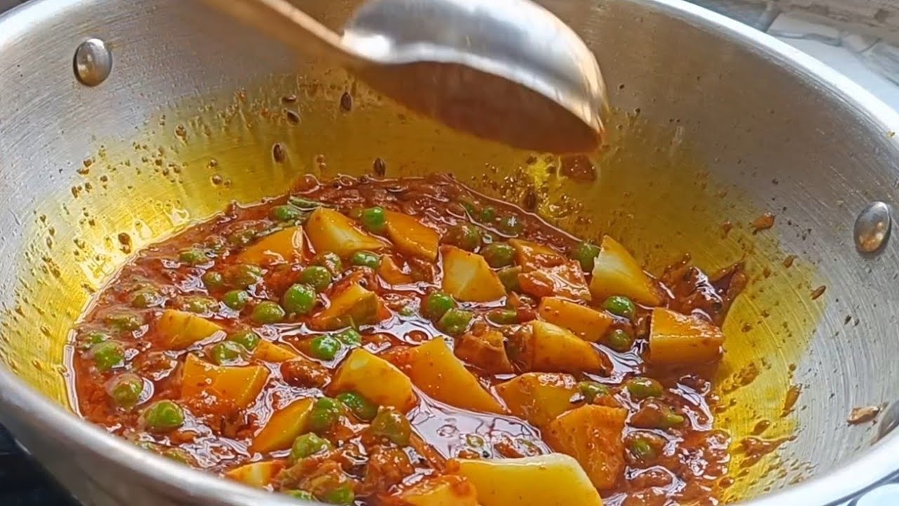 हरे चने और आलू की सब्जी रेसिपी |green chana masala recipe | boota ki sabji | green gram potato curry