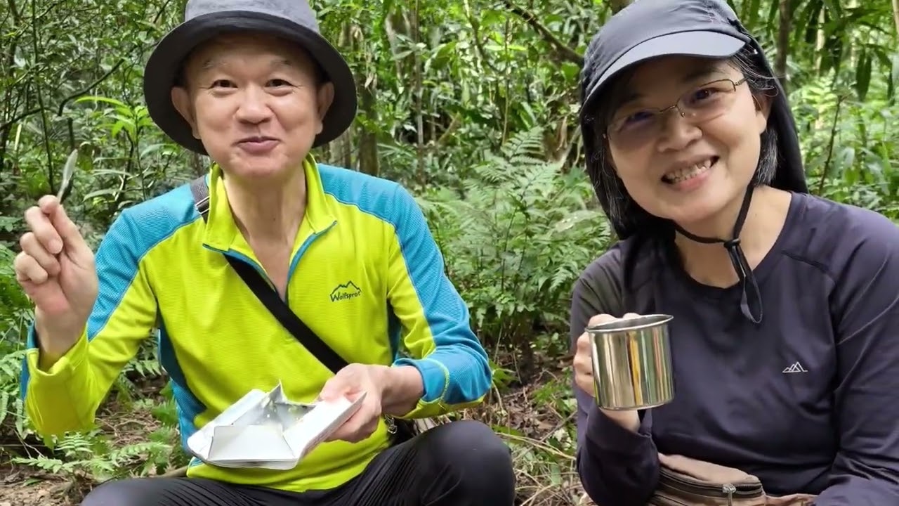 20251115  (樂樂長青登山隊) 貢寮福隆火車站健行草嶺古道，陸軍路，鞍部，天公庙，大里火車站