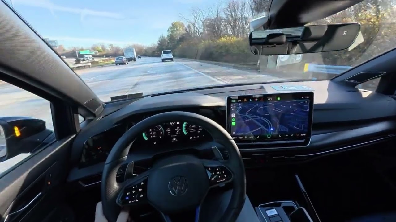 Morning commute in my 2025 VW Golf R