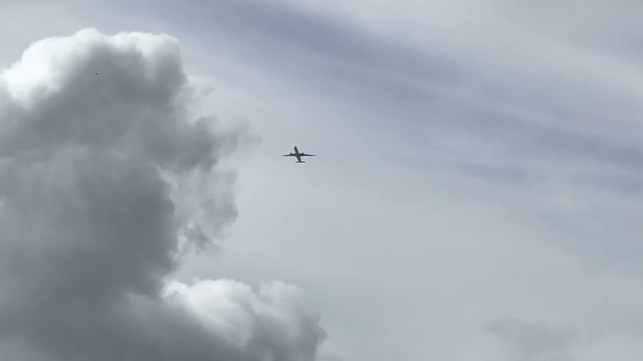 Cathay Pacific Airbus A35K [B-LXN] flying overhead