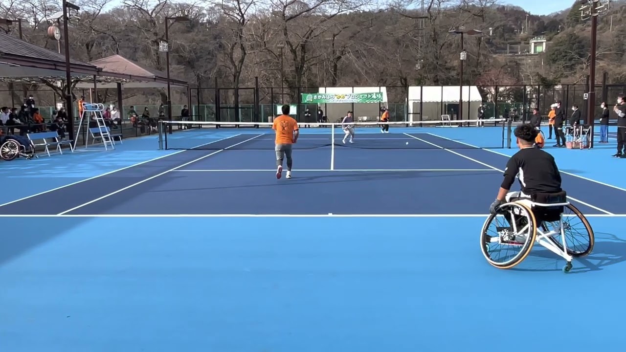 藤原里華プロ&鈴木梨子選手(デフテニス) → 宮川百合亜選手(デフテニス) vs. 眞田卓選手(車いすテニス) & 高野健一選手 (立位テニス)