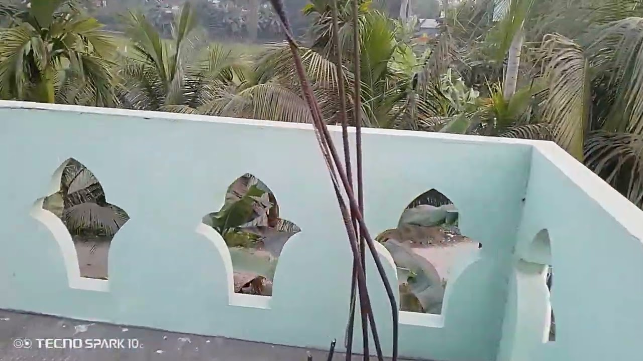 বন্ধুগণ মসজিদের উপর থেকে মসজিদের চতুর দিকটা দেখানো হলো( মাশাল্লাহ অনেক সুন্দর হয়েছে) 