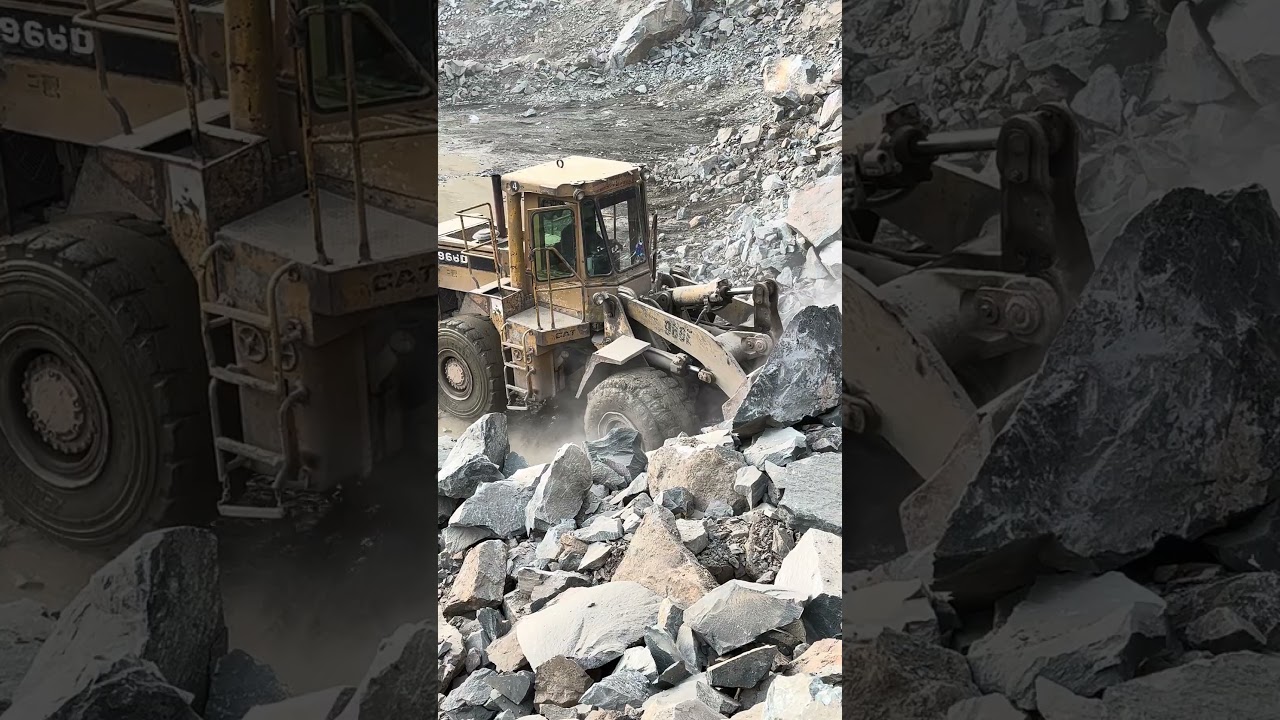 #heavymachinery #bulldozerofficial #dangerousjobs #excavator #heavyequipment #mining #catloader