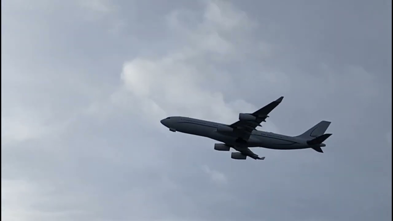 Government A340-200 and Emeraltas A380 Takoff from Zurich Airport.