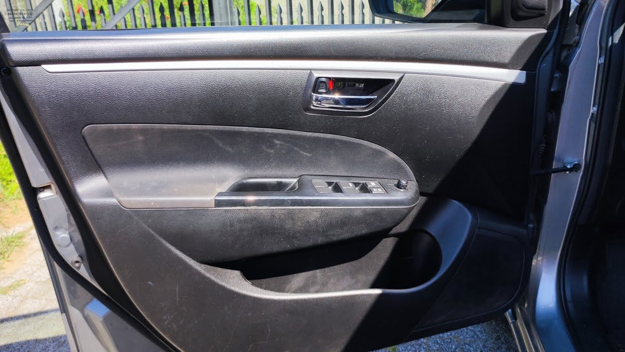 Demontaż frontów, paneli, tapicerki drzwi Suzuki Swift MK7 lift do wymiany lub naprawy ograniczników