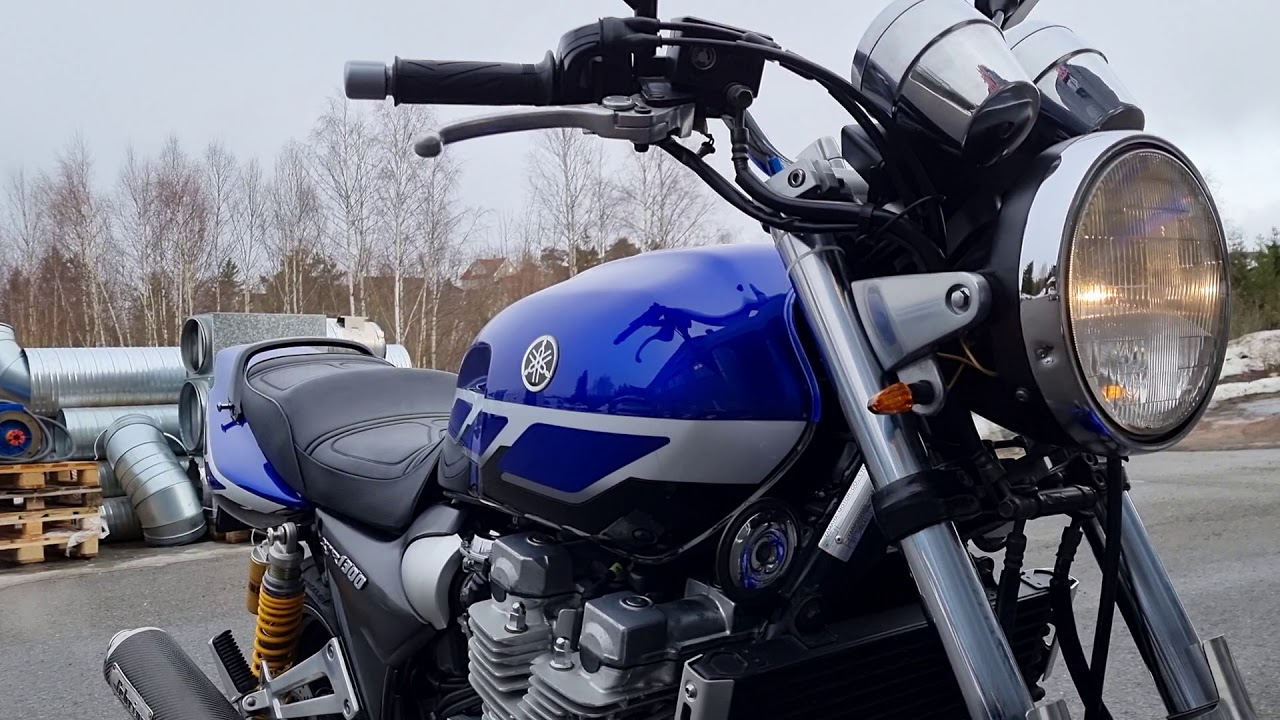 2000 Yamaha XJR1300 cold engine start and walkaround
