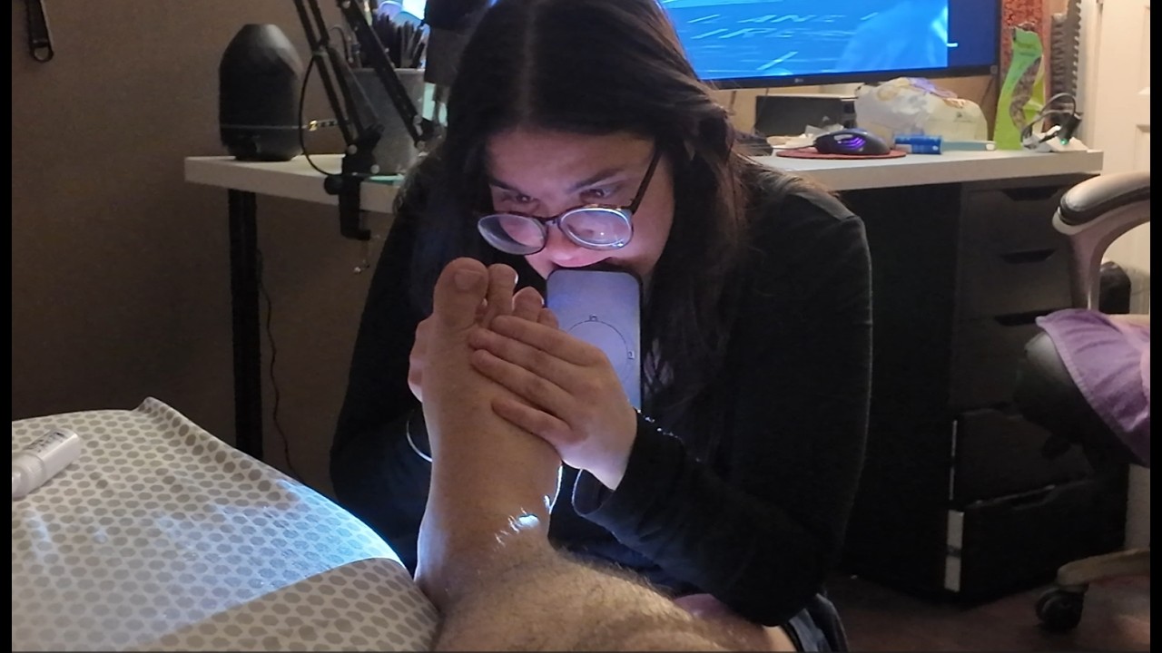 Ouchie, My Foot! | Vlog 01-05-2026