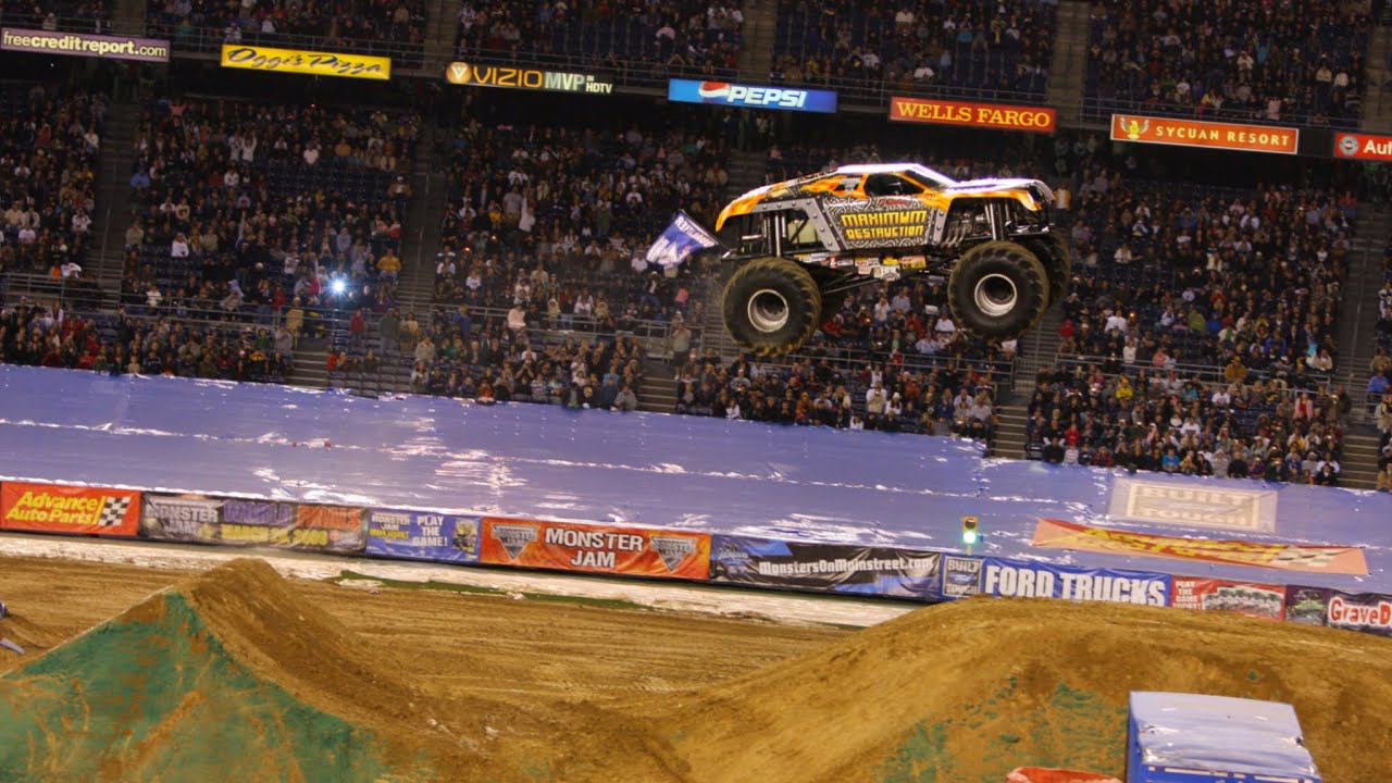 Monster Jam Maximum Destruction / Max-D tribute