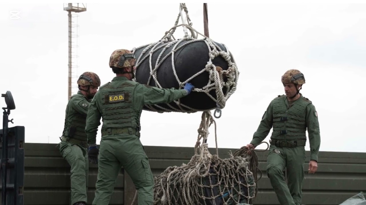 Il Genio Pontieri disinnesca bomba di profondità ritrovata nel porto di Piombino