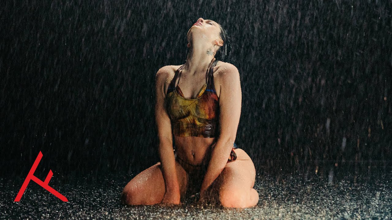 FAMKE LOUISE X AFRO BROS - SEXY LOCA