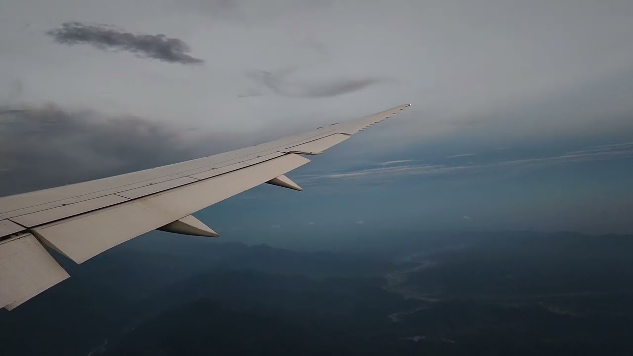 Evening Landing in Kathmandu 🇳🇵| 787 Dreamliner | Qatar Airways